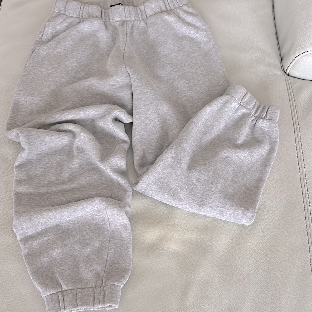Brandy Melville Gray Sweatpants Relaxed Fit Joggers